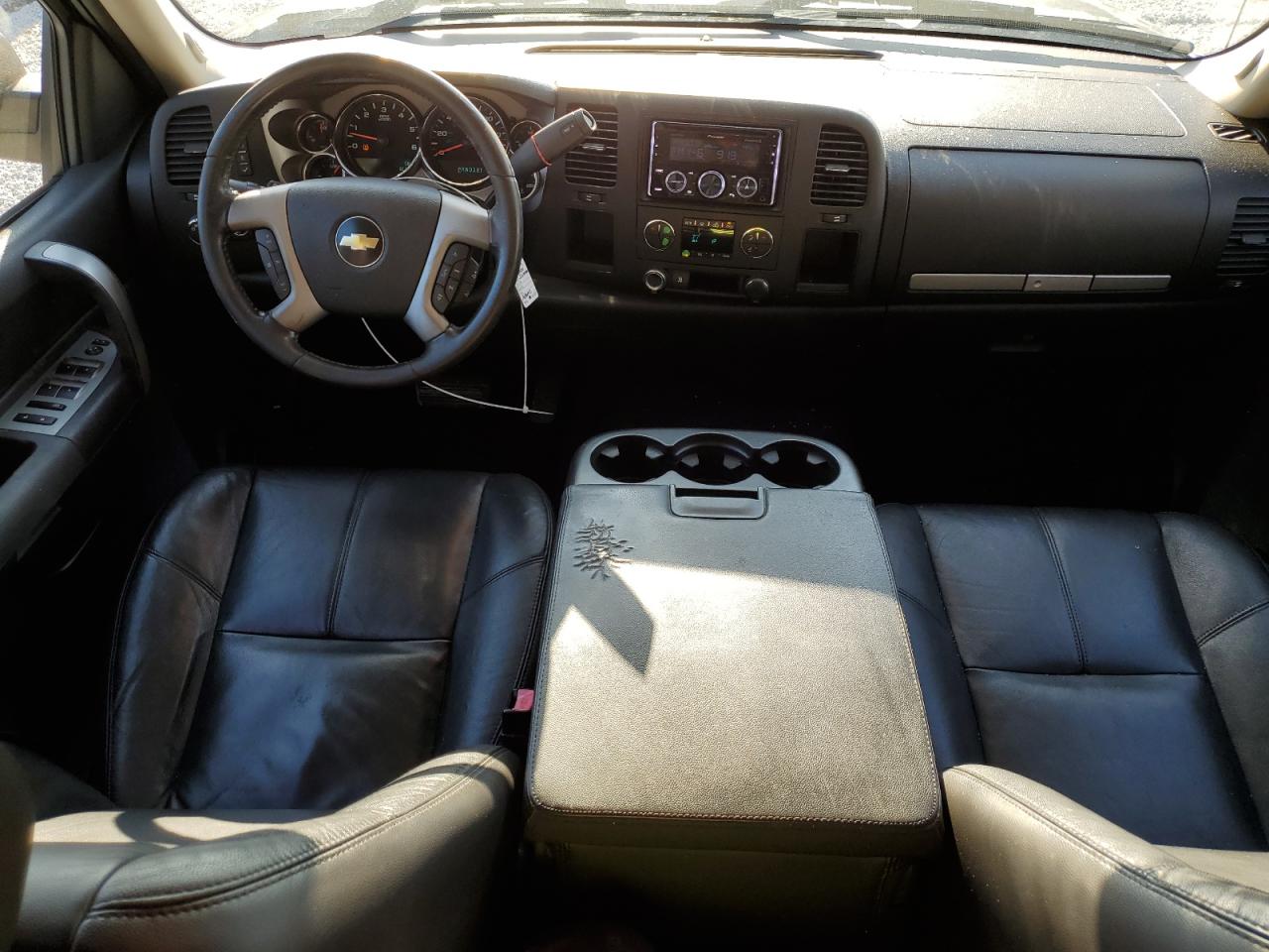 2009 Chevrolet Silverado - Image 8