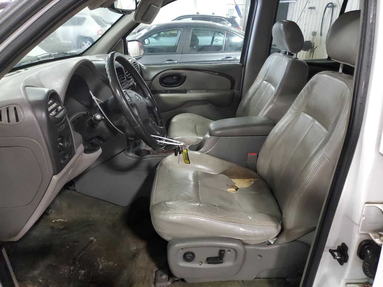 2002 Oldsmobile Bravada - Image 7