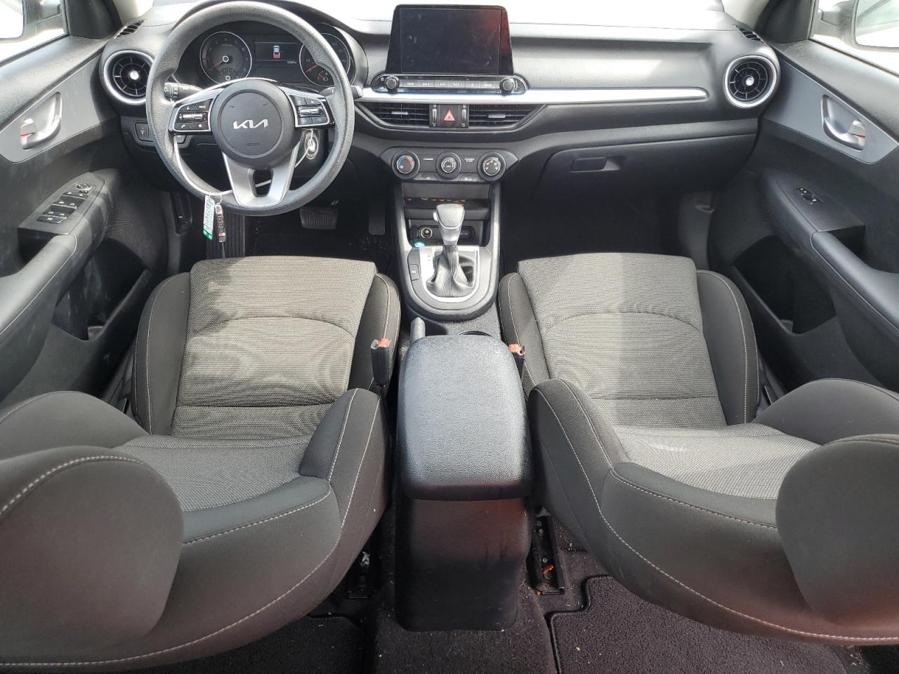 2023 Kia Forte - Image 8