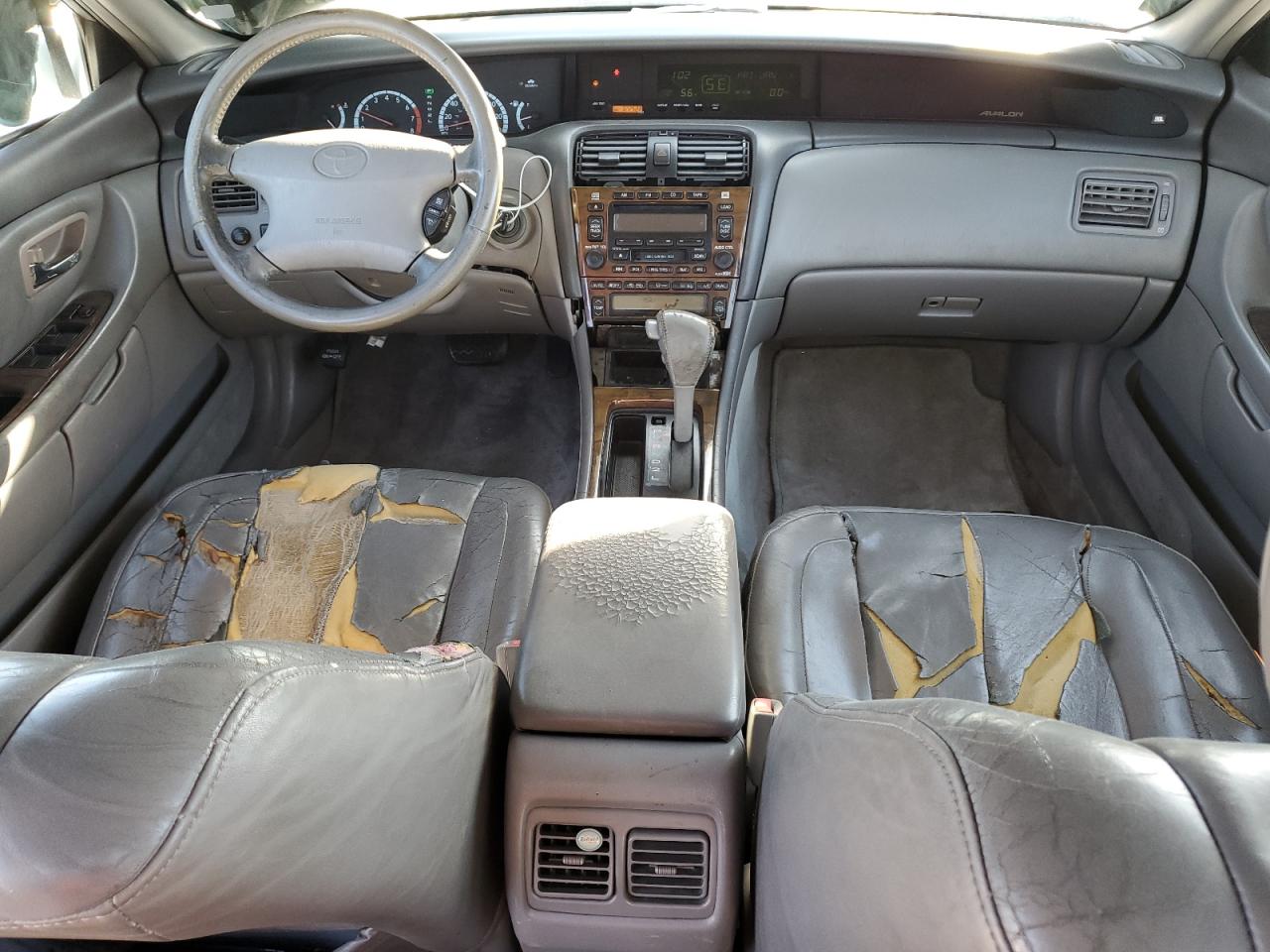 2000 Toyota Avalon - Image 8