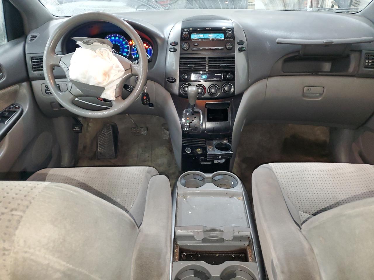 2009 Toyota Sienna - Image 8