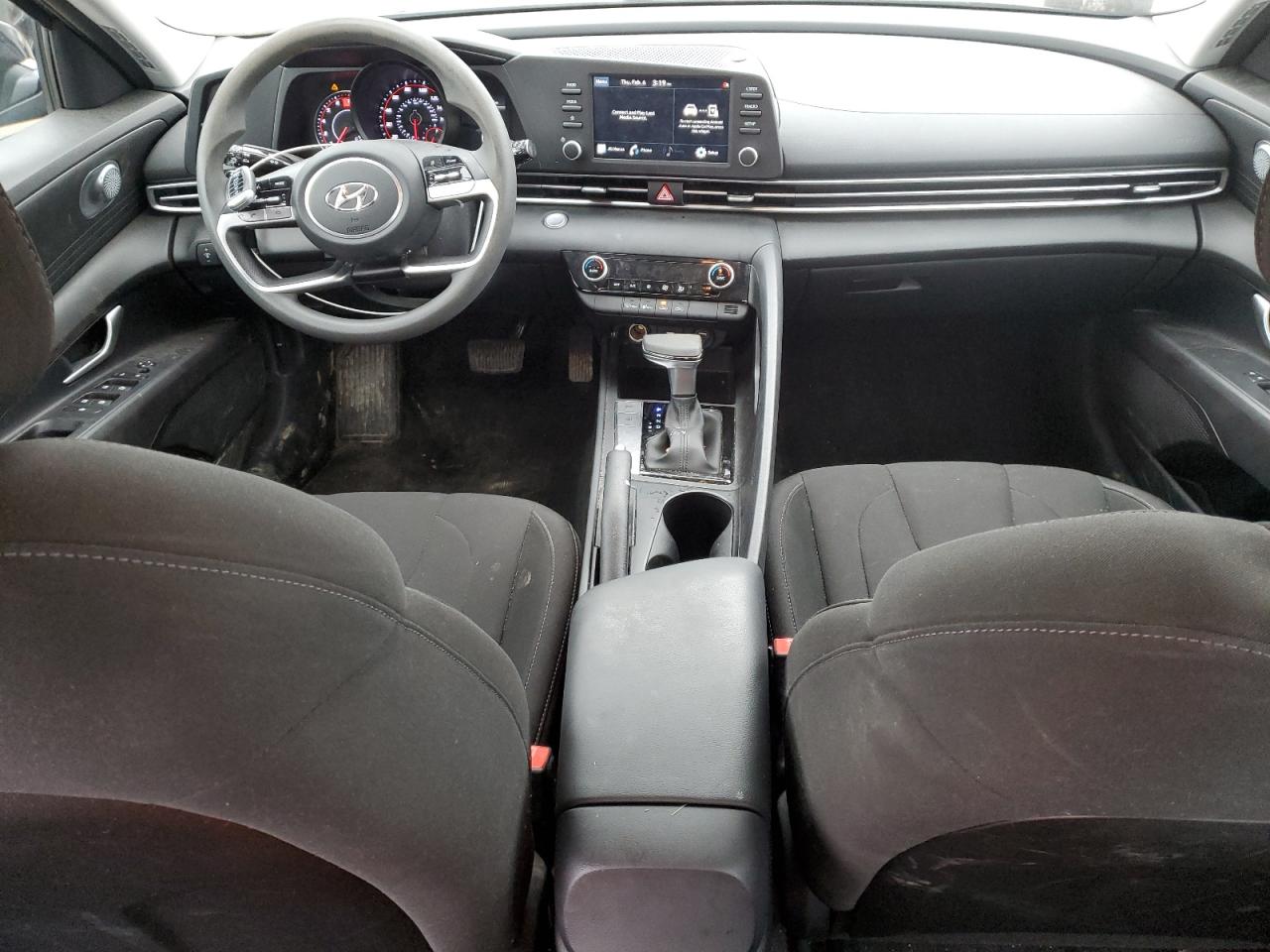 2022 Hyundai Elantra - Image 8