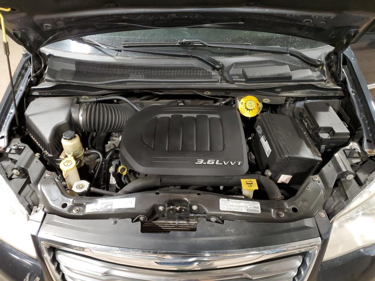 2013 Chrysler Town & Country - Image 12