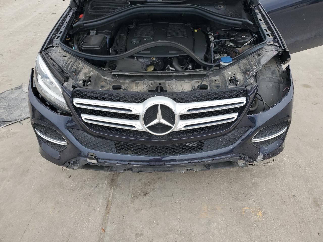 2018 Mercedes-Benz GLE - Image 11