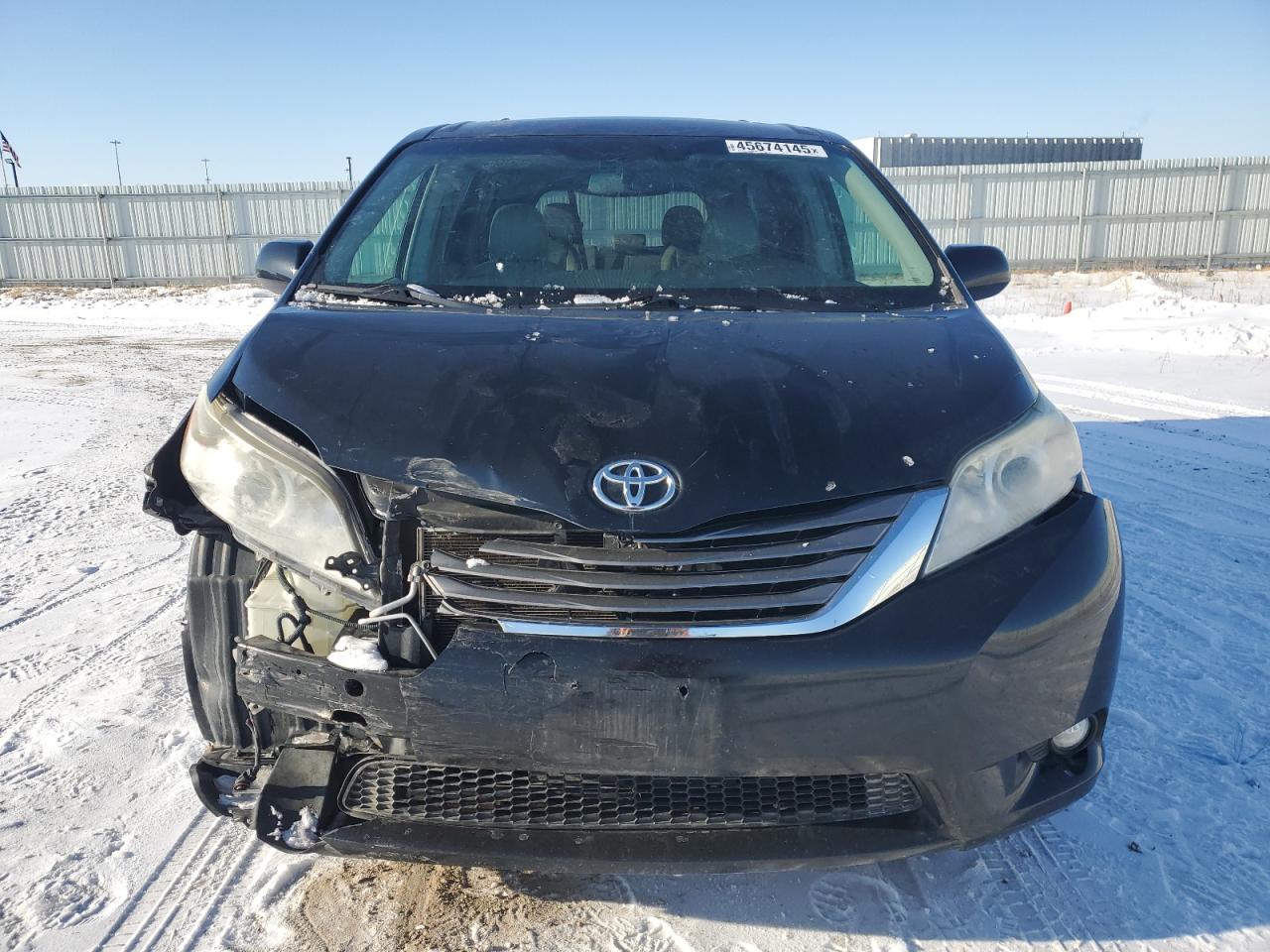 2011 Toyota Sienna - Image 5