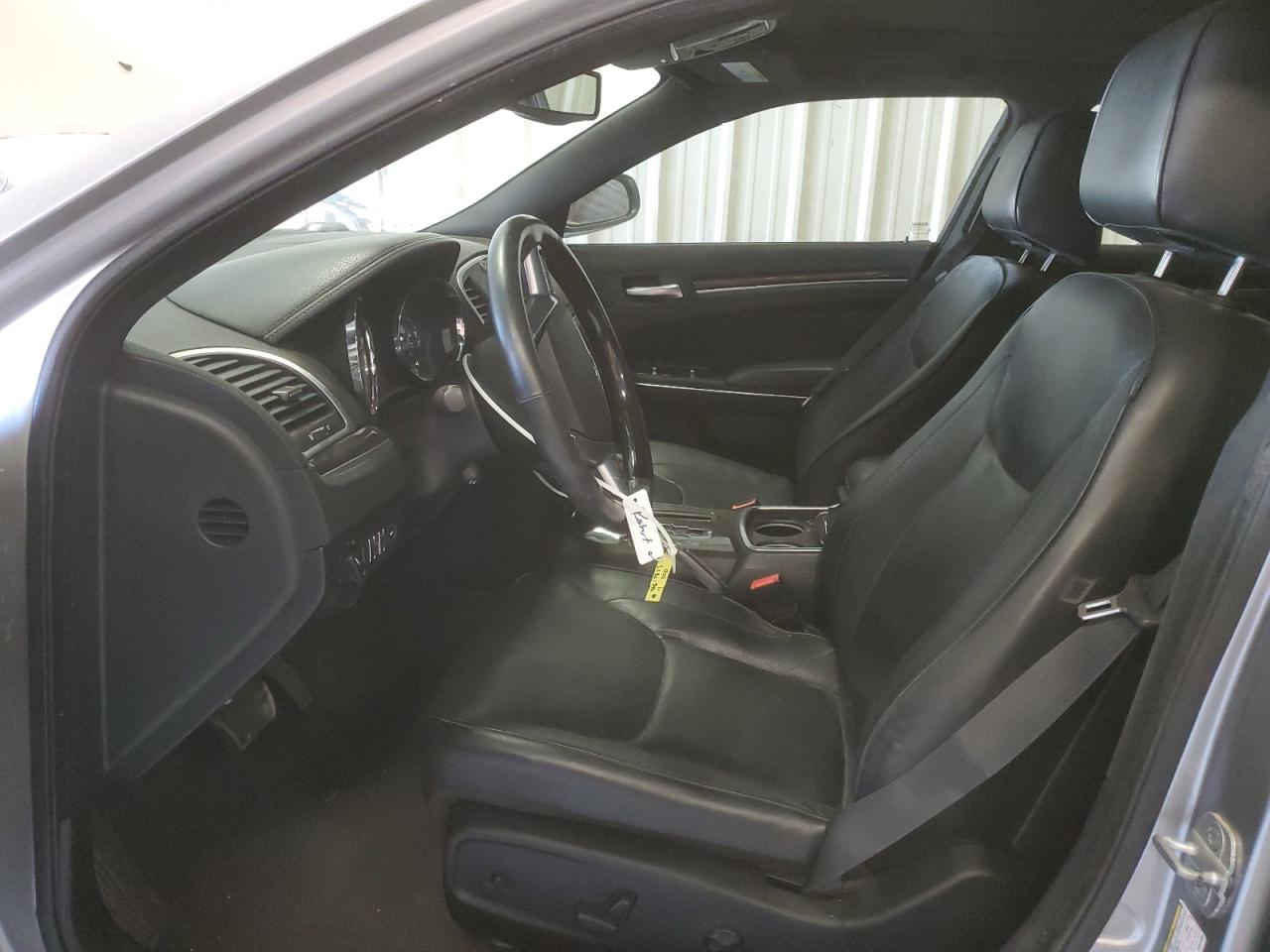 2011 Chrysler 300 - Image 7