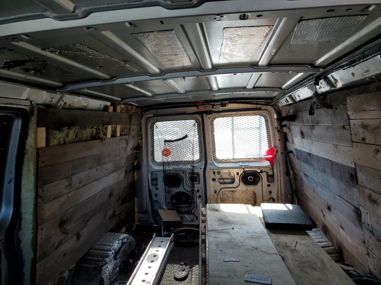 2000 Ford Econoline - Image 10