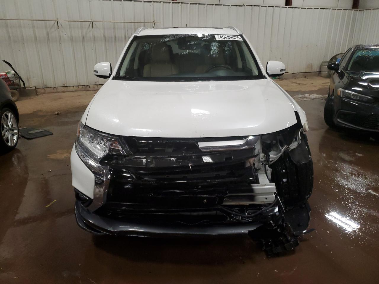 2016 Mitsubishi Outlander - Image 5