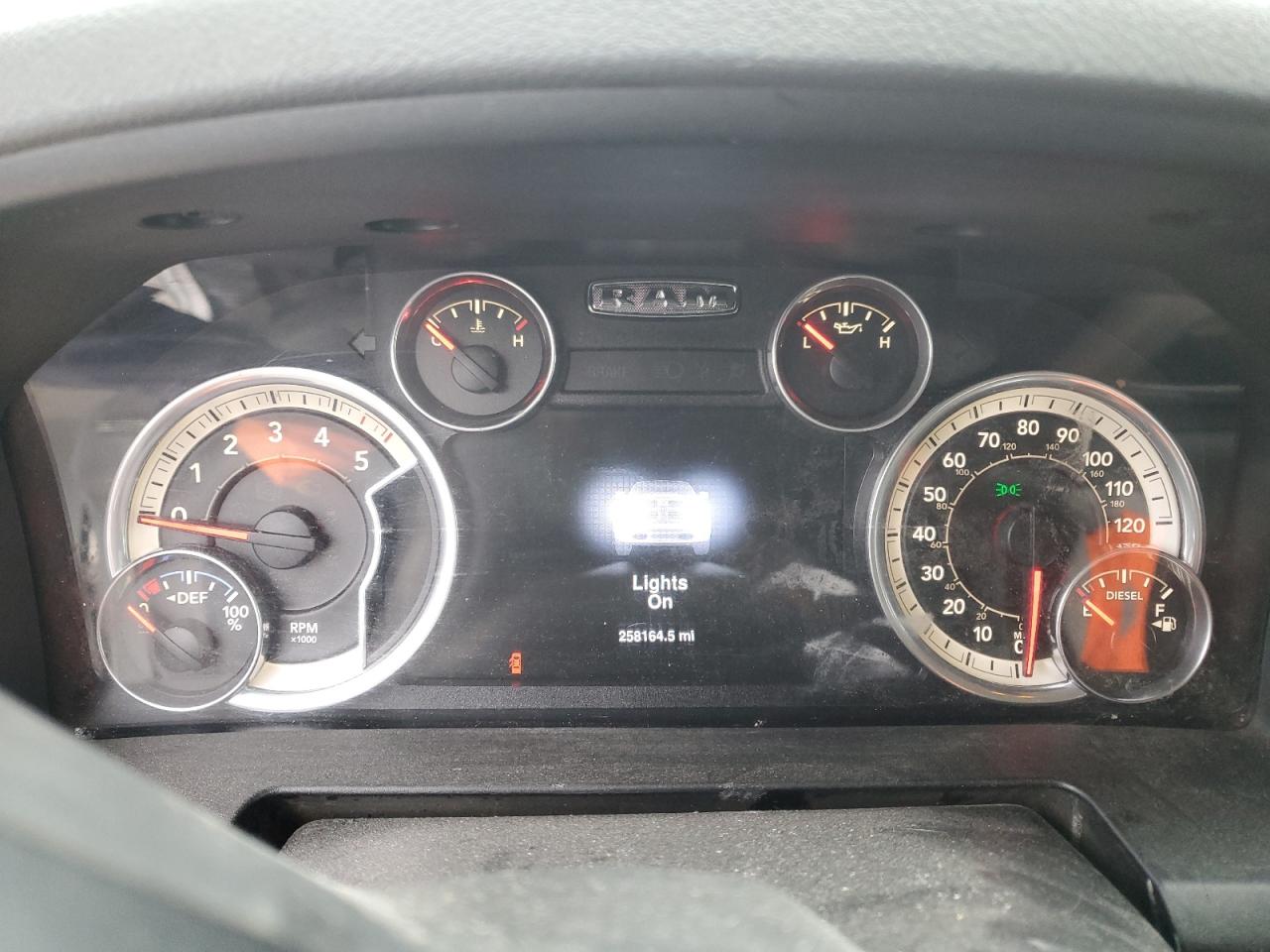 2016 RAM 1500 - Image 9