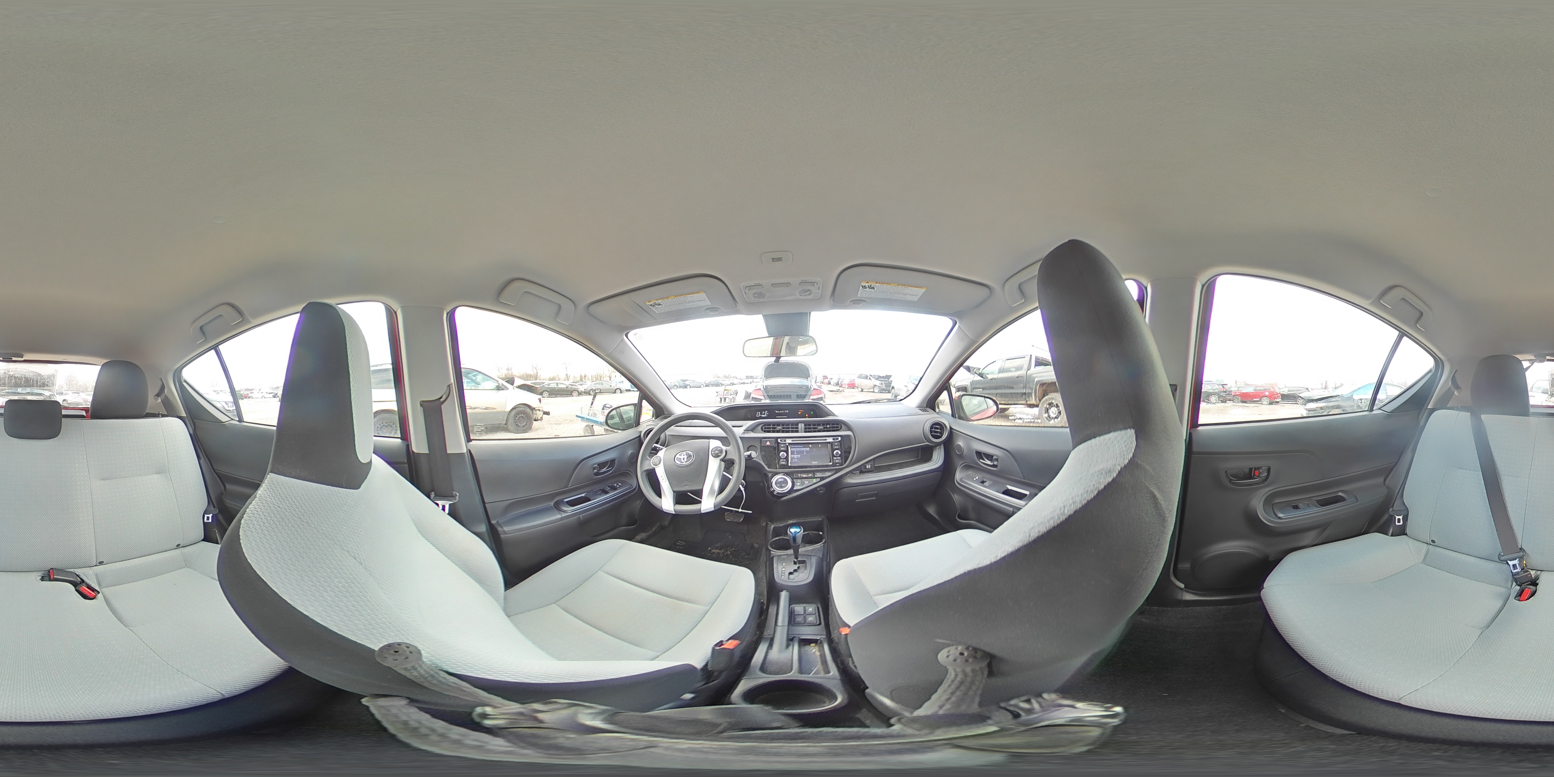2017 Toyota Prius - Image 13