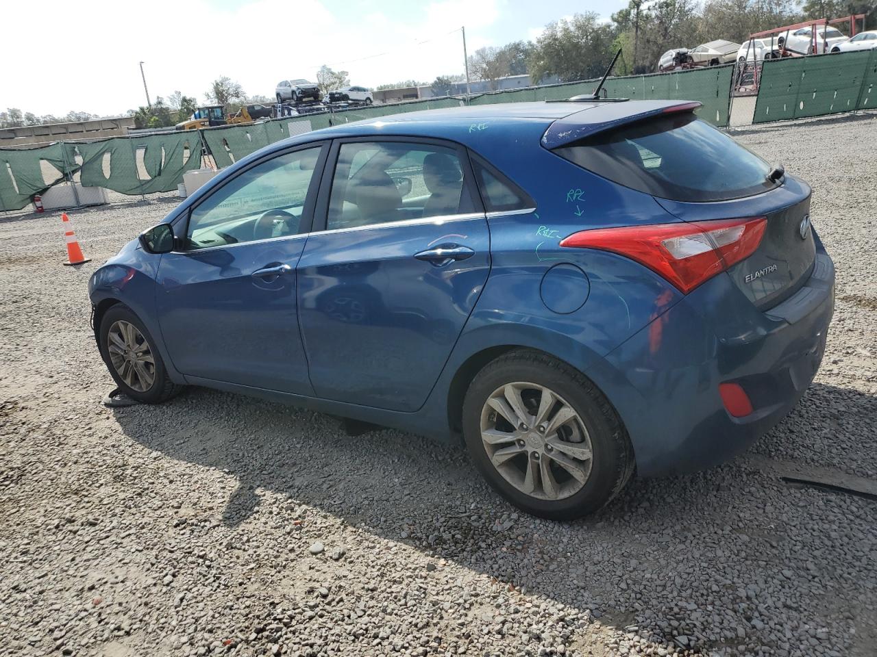 2015 Hyundai Elantra - Image 2