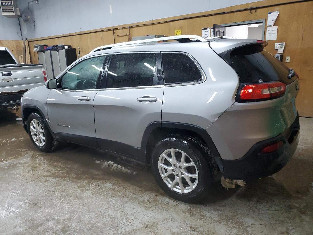 2015 Jeep Grand Cherokee - Image 2