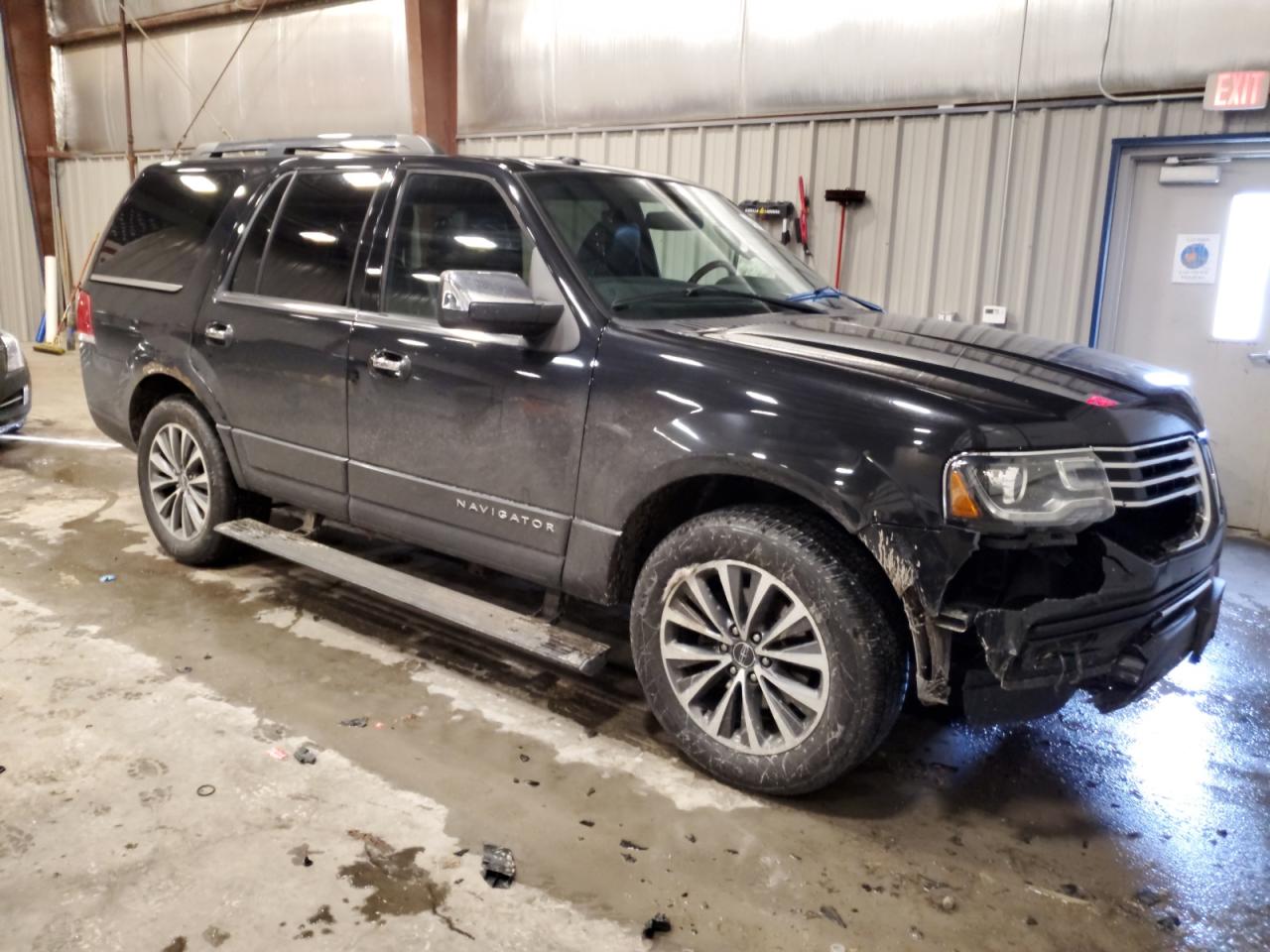 2015 Lincoln Navigator - Image 4