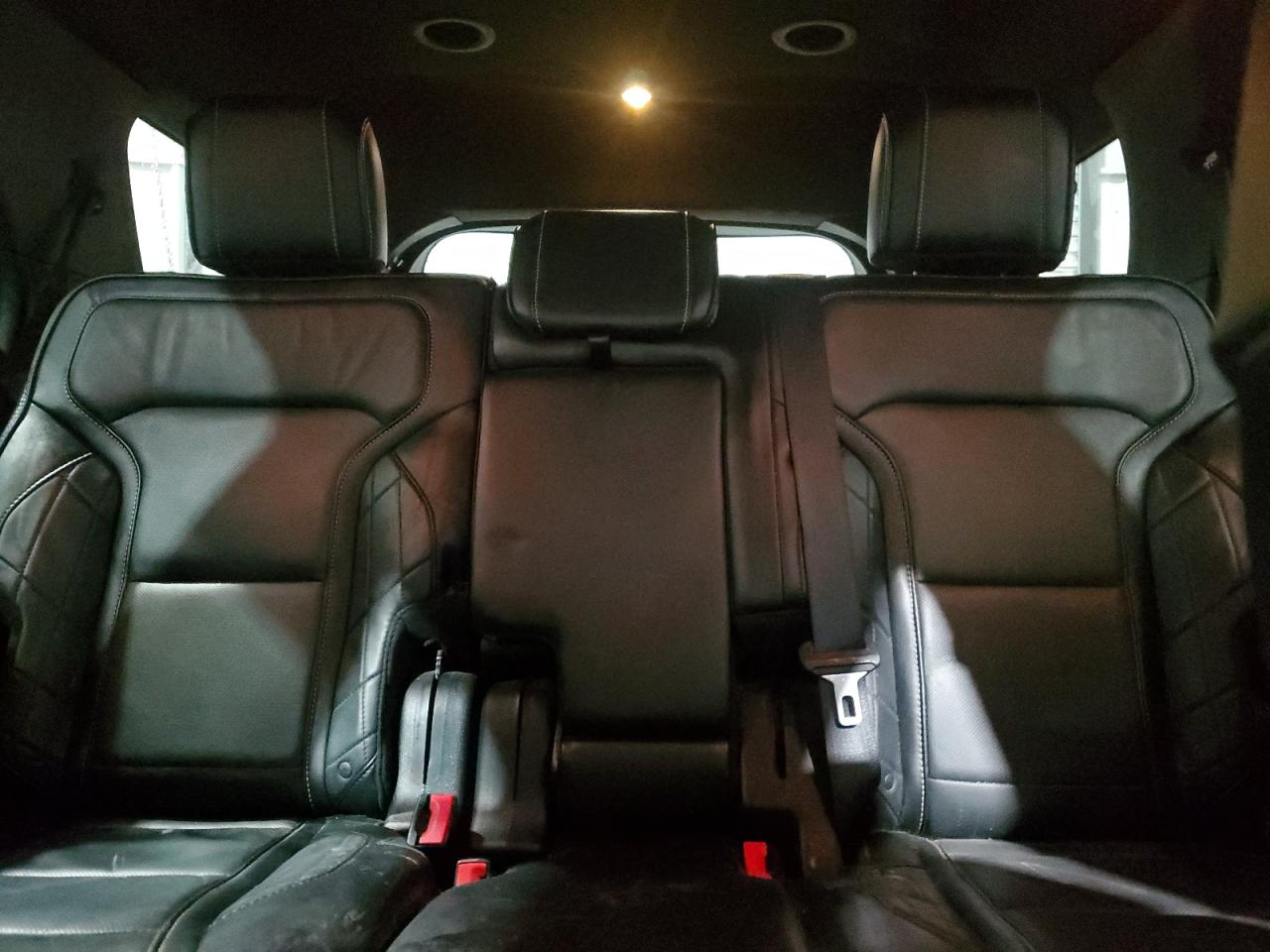 2016 Ford Explorer - Image 10