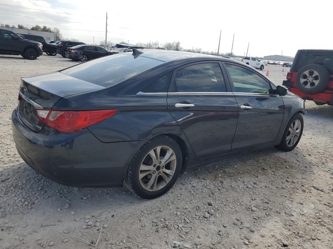 2011 Hyundai Sonata - Image 3