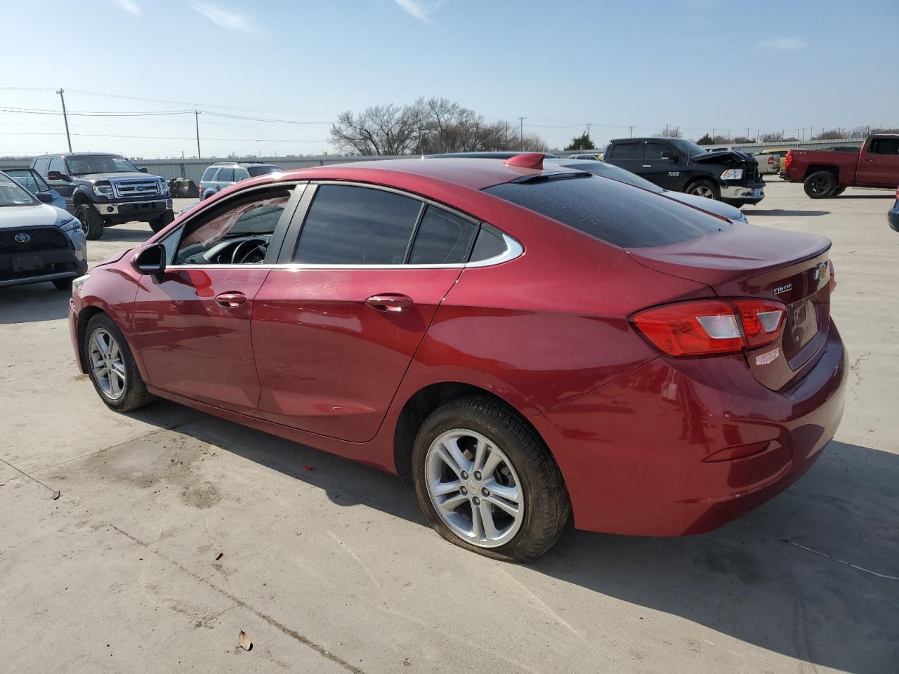 2018 Chevrolet Cruze - Image 2
