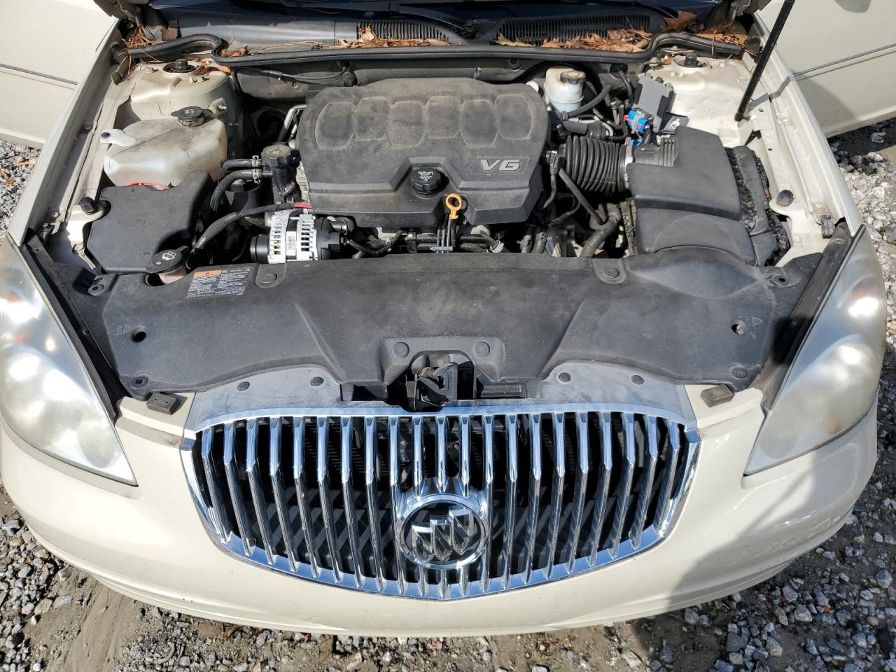 2011 Buick Lucerne - Image 11