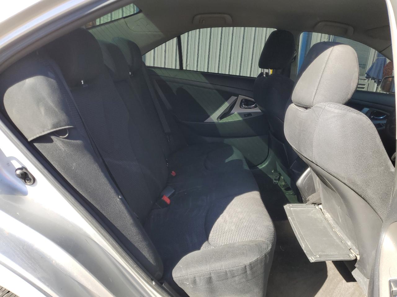 2010 Toyota Camry - Image 10