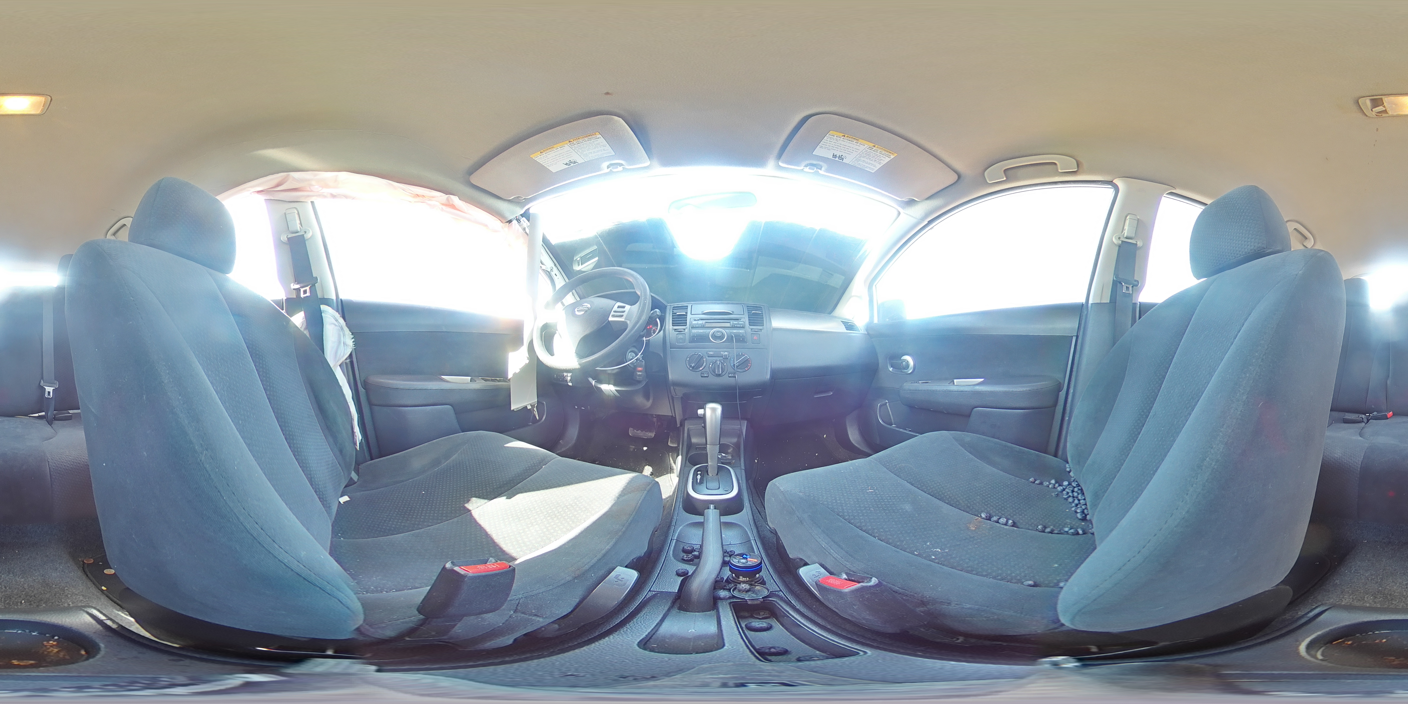 2011 Nissan Versa - Image 12