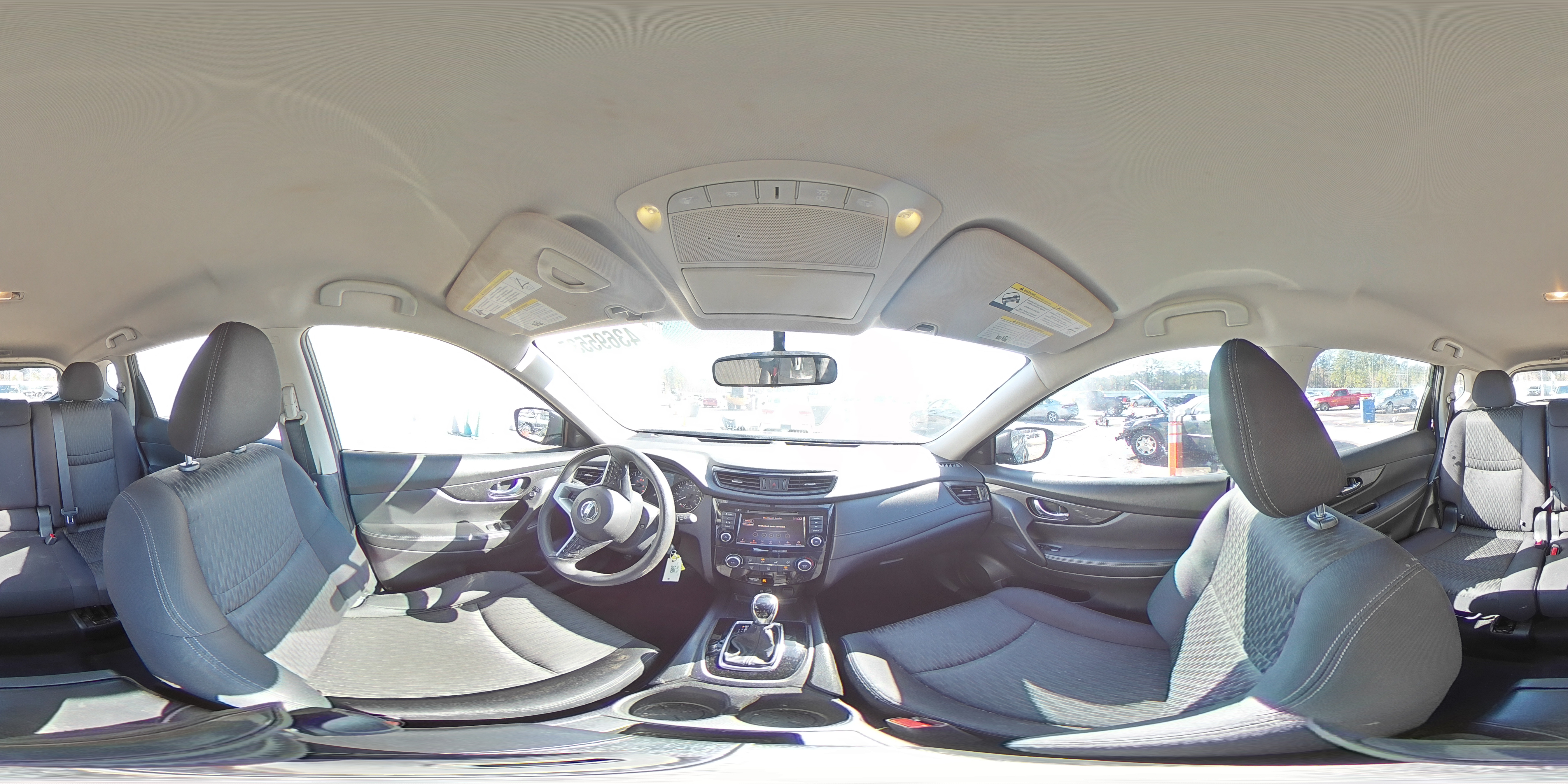 2018 Nissan Rogue - Image 16