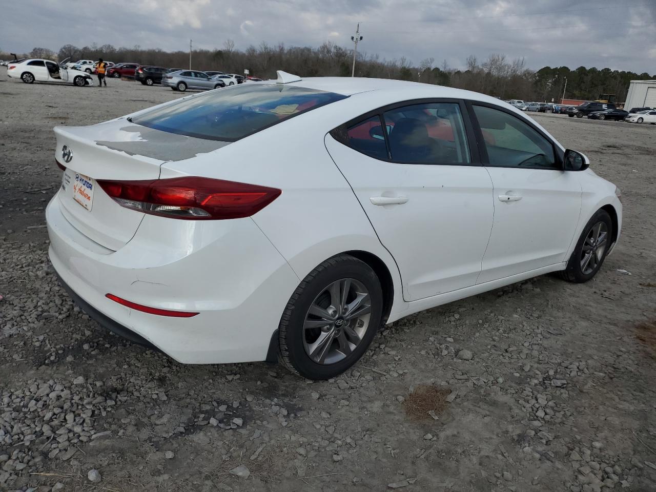 2017 Hyundai Elantra - Image 3