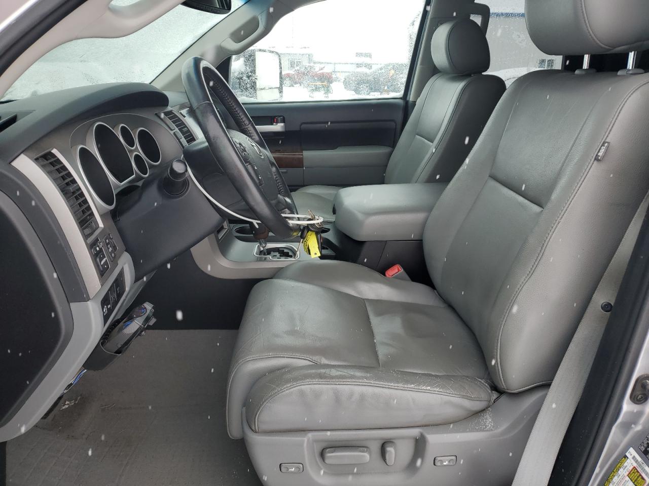 2010 Toyota Tundra - Image 7