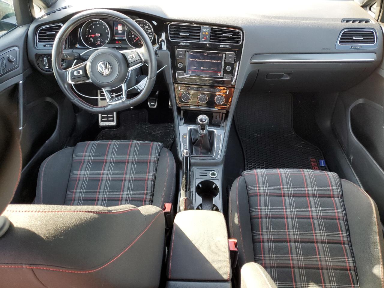 2018 Volkswagen GTI - Image 8
