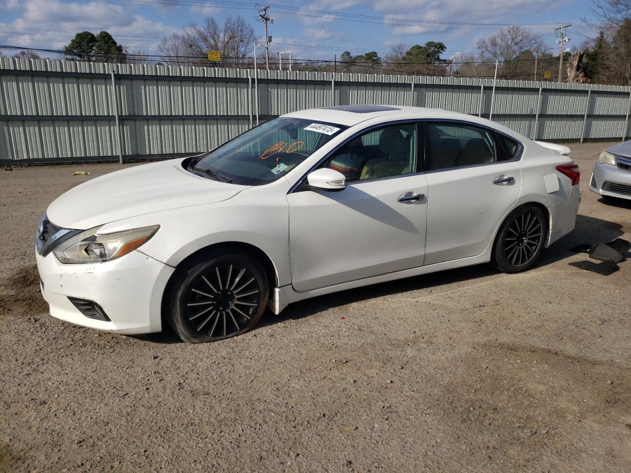 2017 Nissan Altima - Image 1