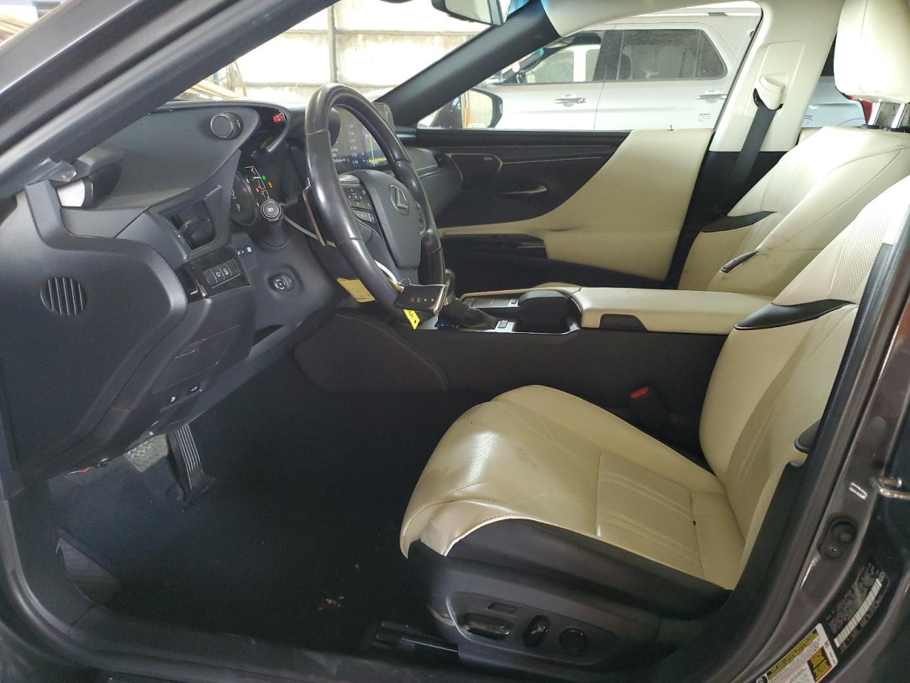 2022 Lexus ES - Image 7