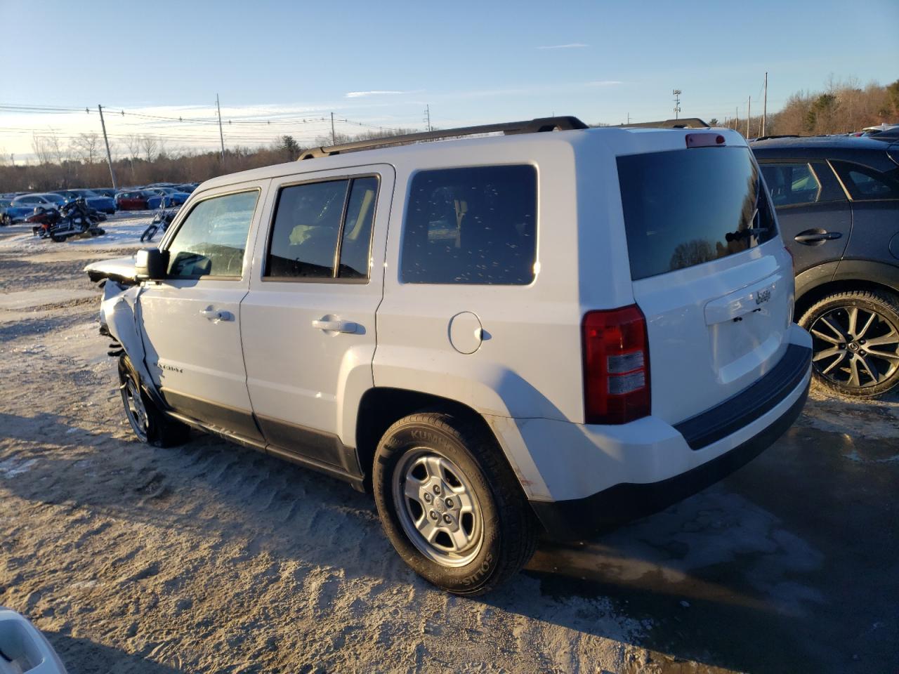 2015 Jeep Liberty (Patriot) - Image 2