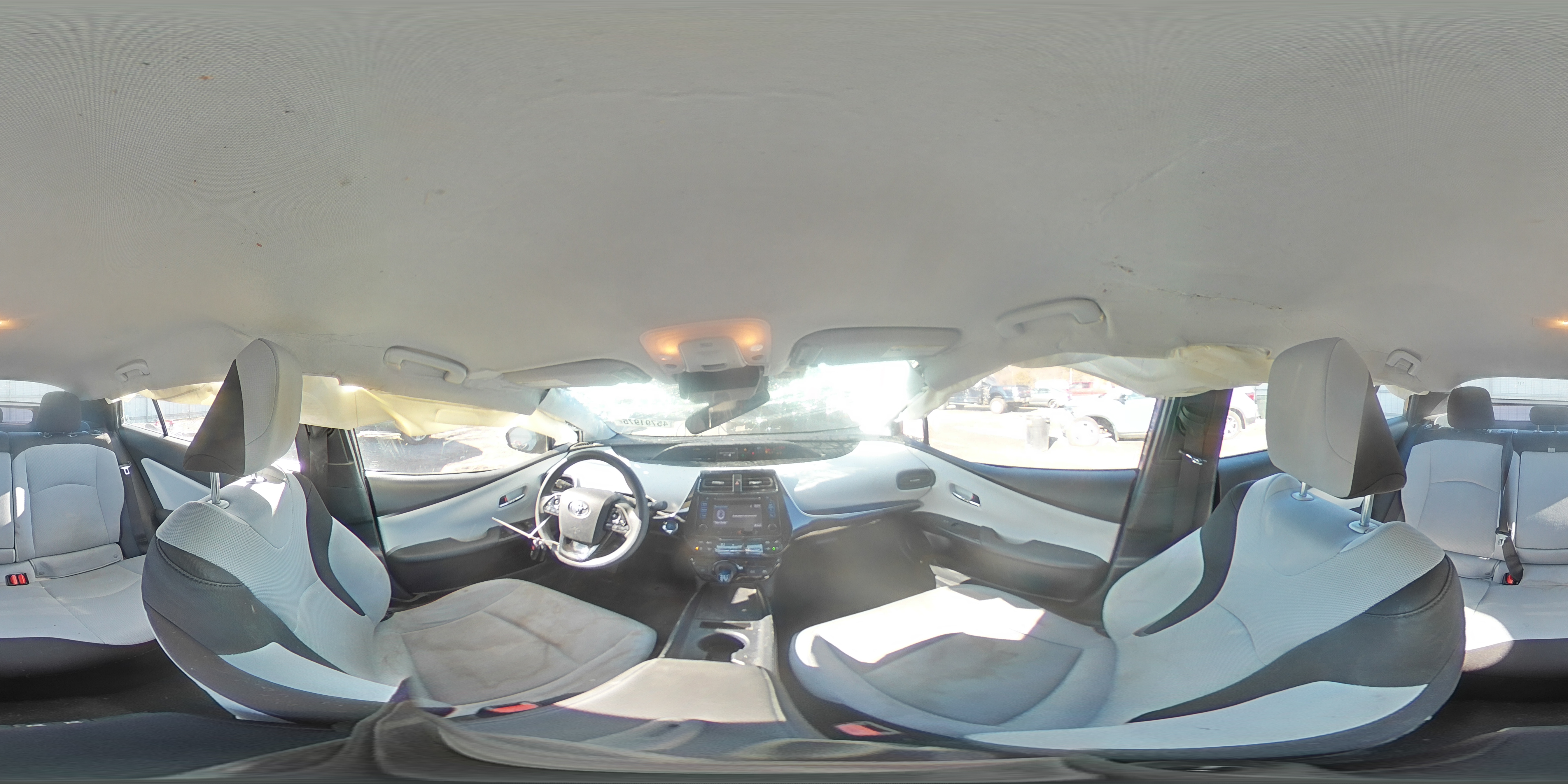 2019 Toyota Prius - Image 13