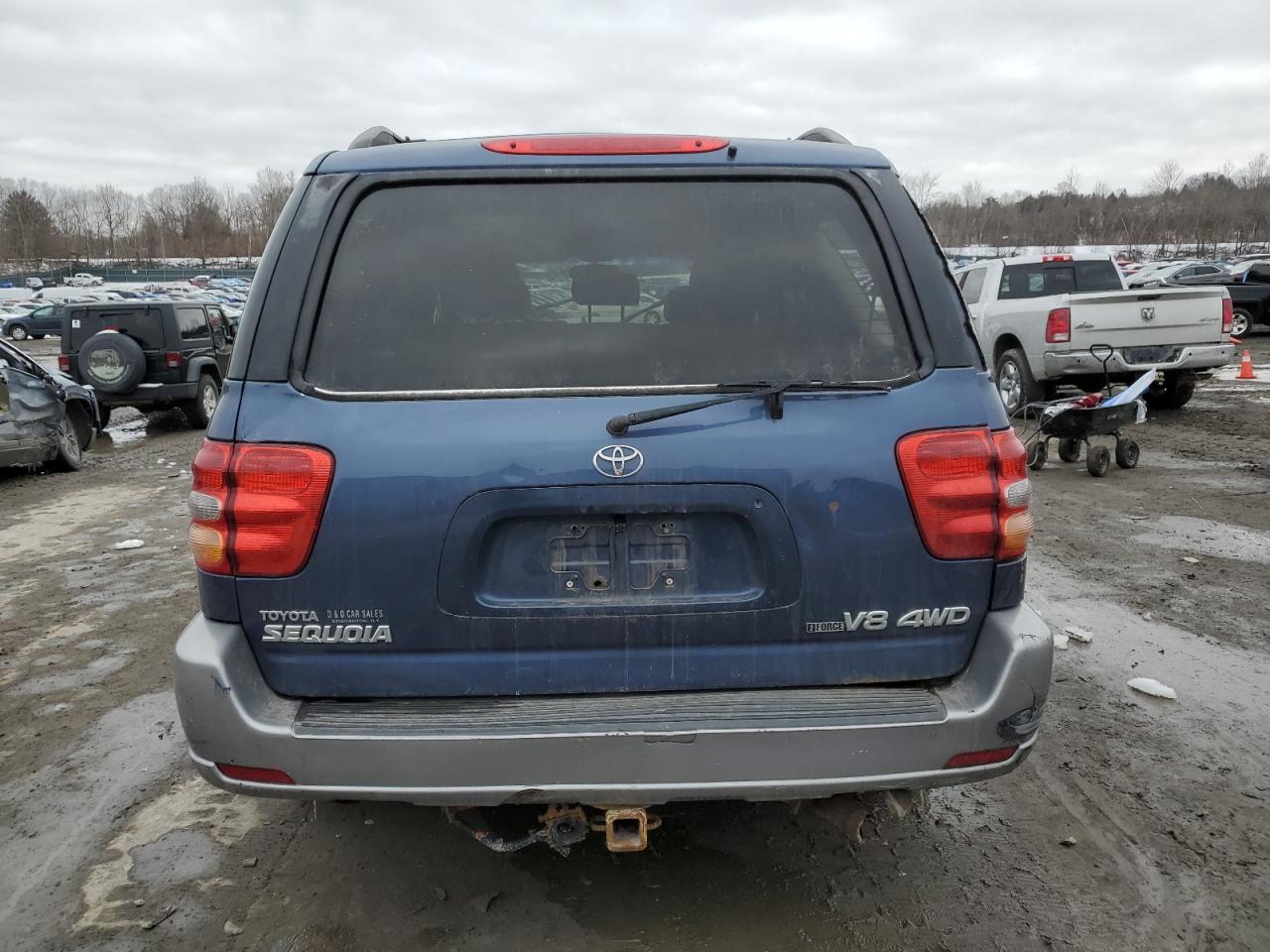 2004 Toyota Sequoia - Image 6