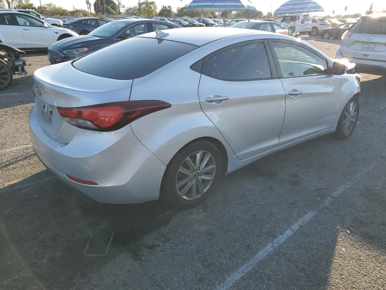 2015 Hyundai Elantra - Image 3