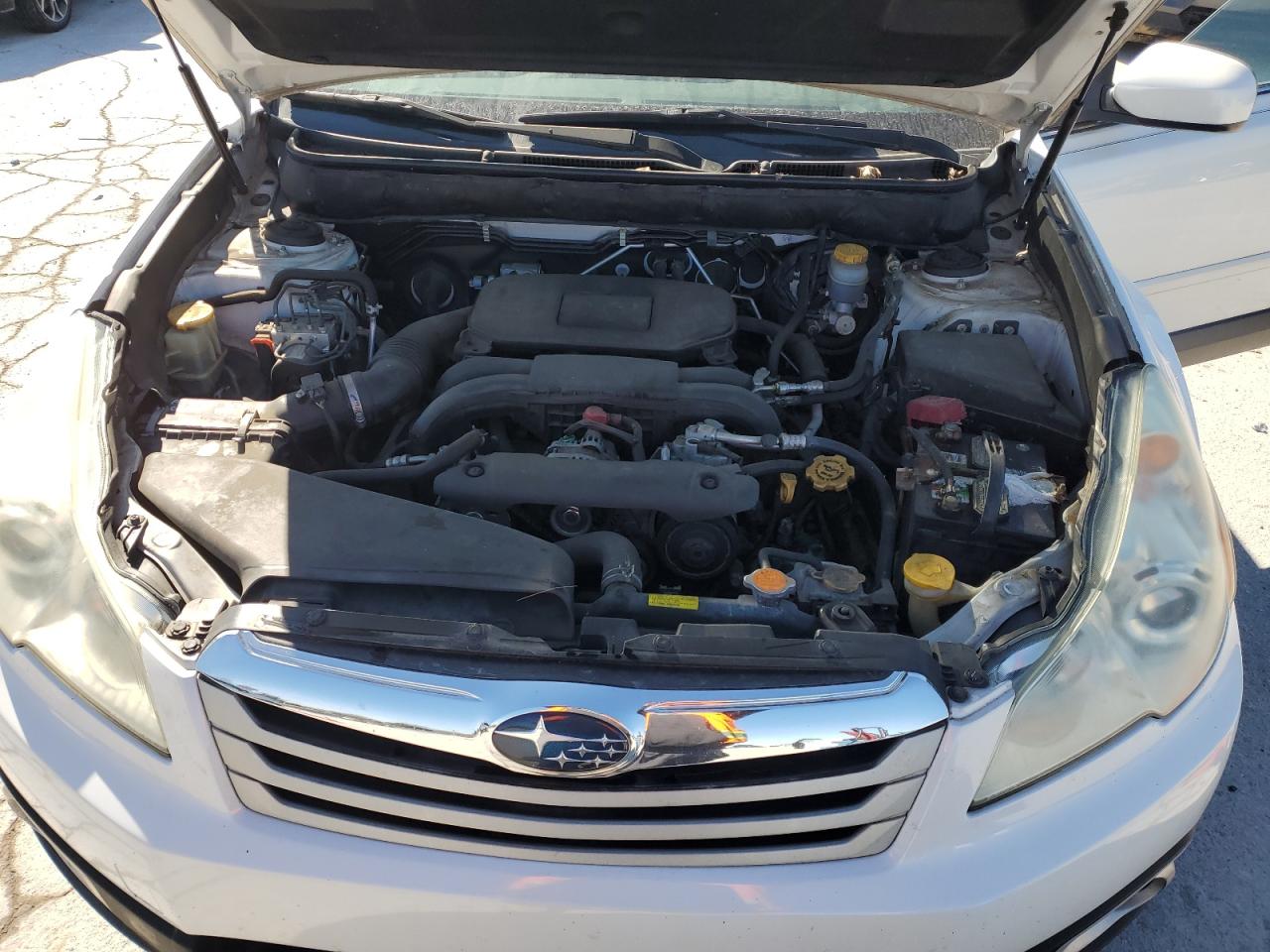 2011 Subaru Outback - Image 12