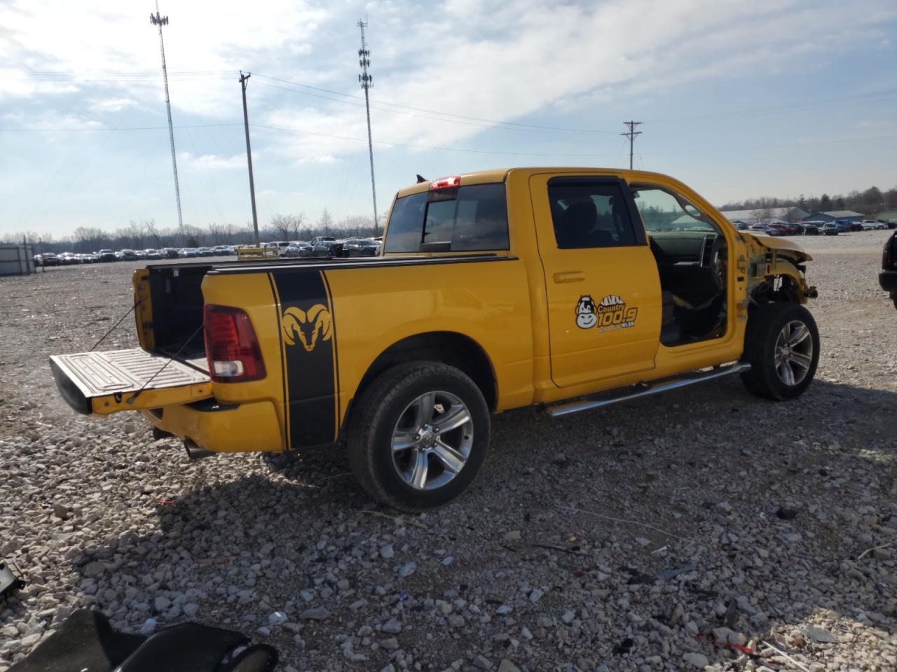 2016 RAM 1500 - Image 3