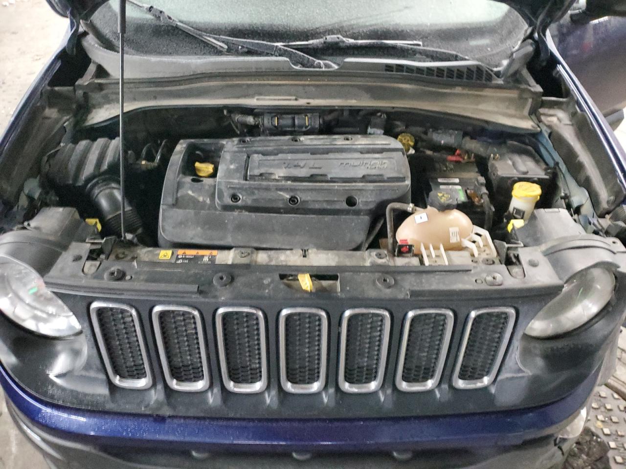 2016 Jeep Renegade - Image 11