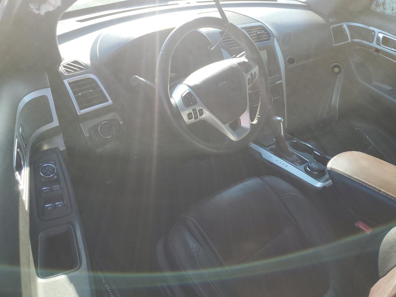 2015 Ford Explorer - Image 8