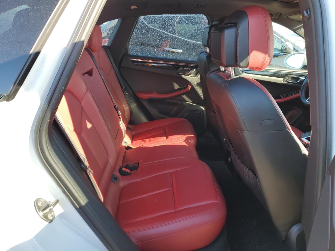2017 Porsche Macan S VIN: WP1AB2A54HLB10384 Lot: 45412045