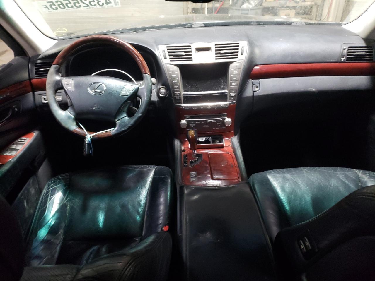 2011 Lexus LS - Image 8