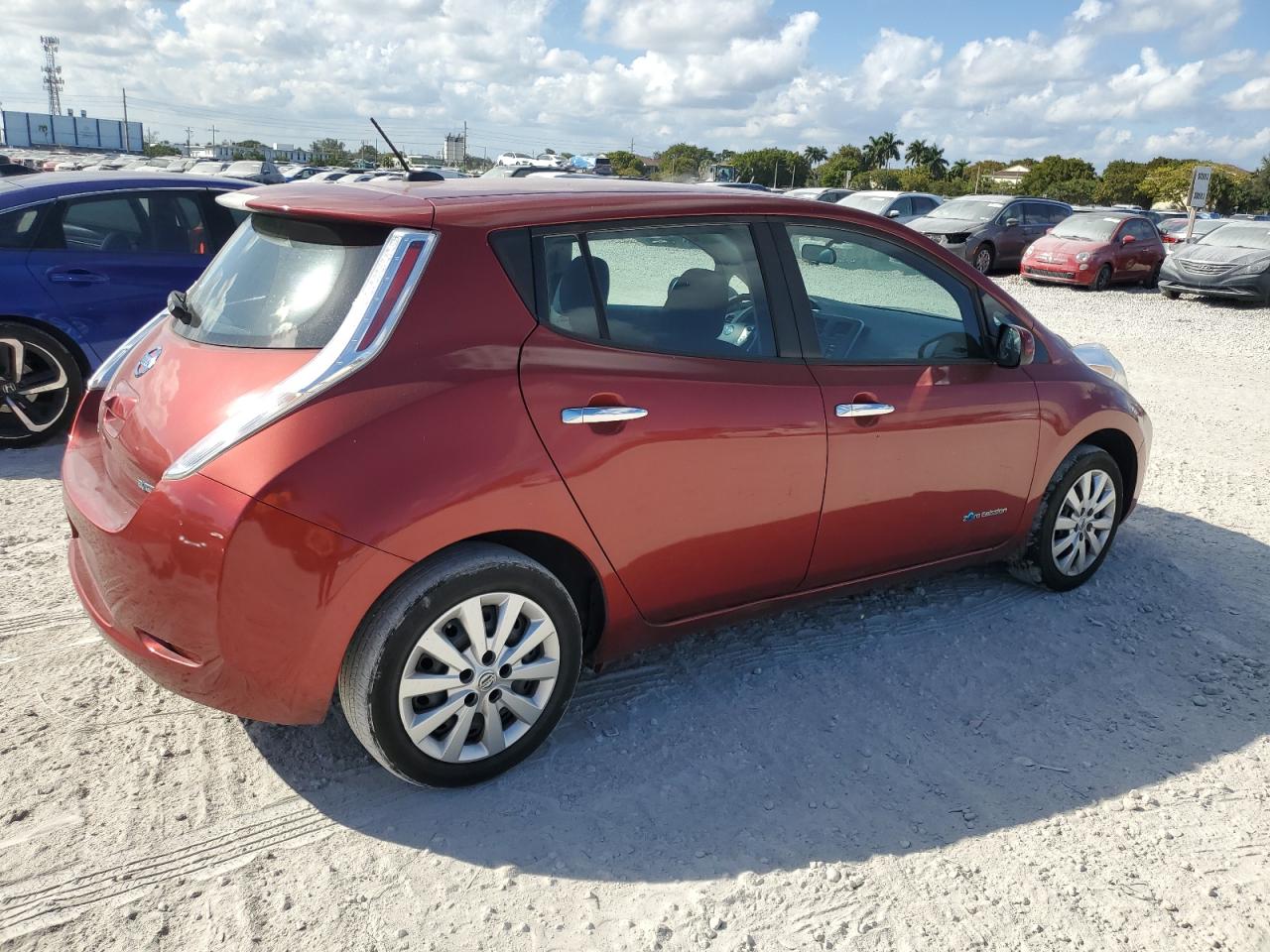 2015 Nissan Leaf - Image 3