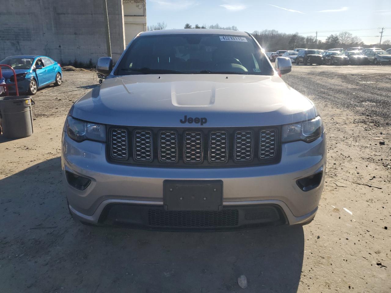 2018 Jeep Grand Cherokee - Image 5