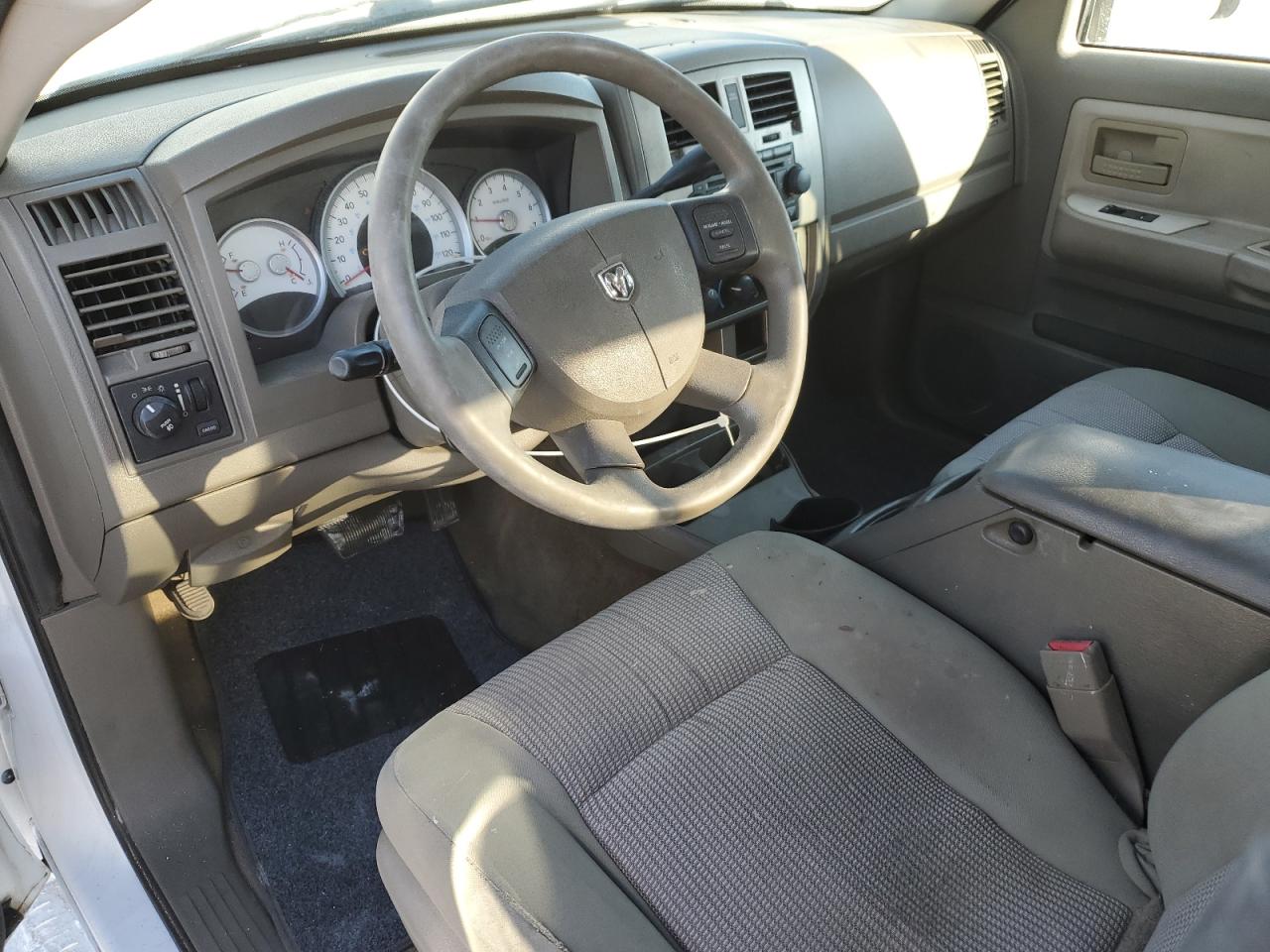 2007 Dodge Dakota - Image 8