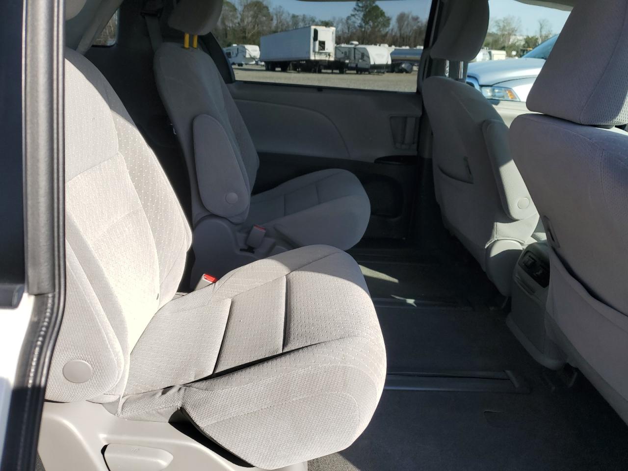 2018 Toyota Sienna - Image 11