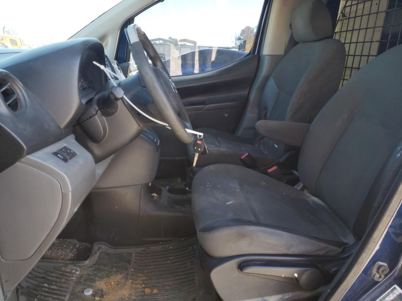 2013 Nissan NV - Image 7