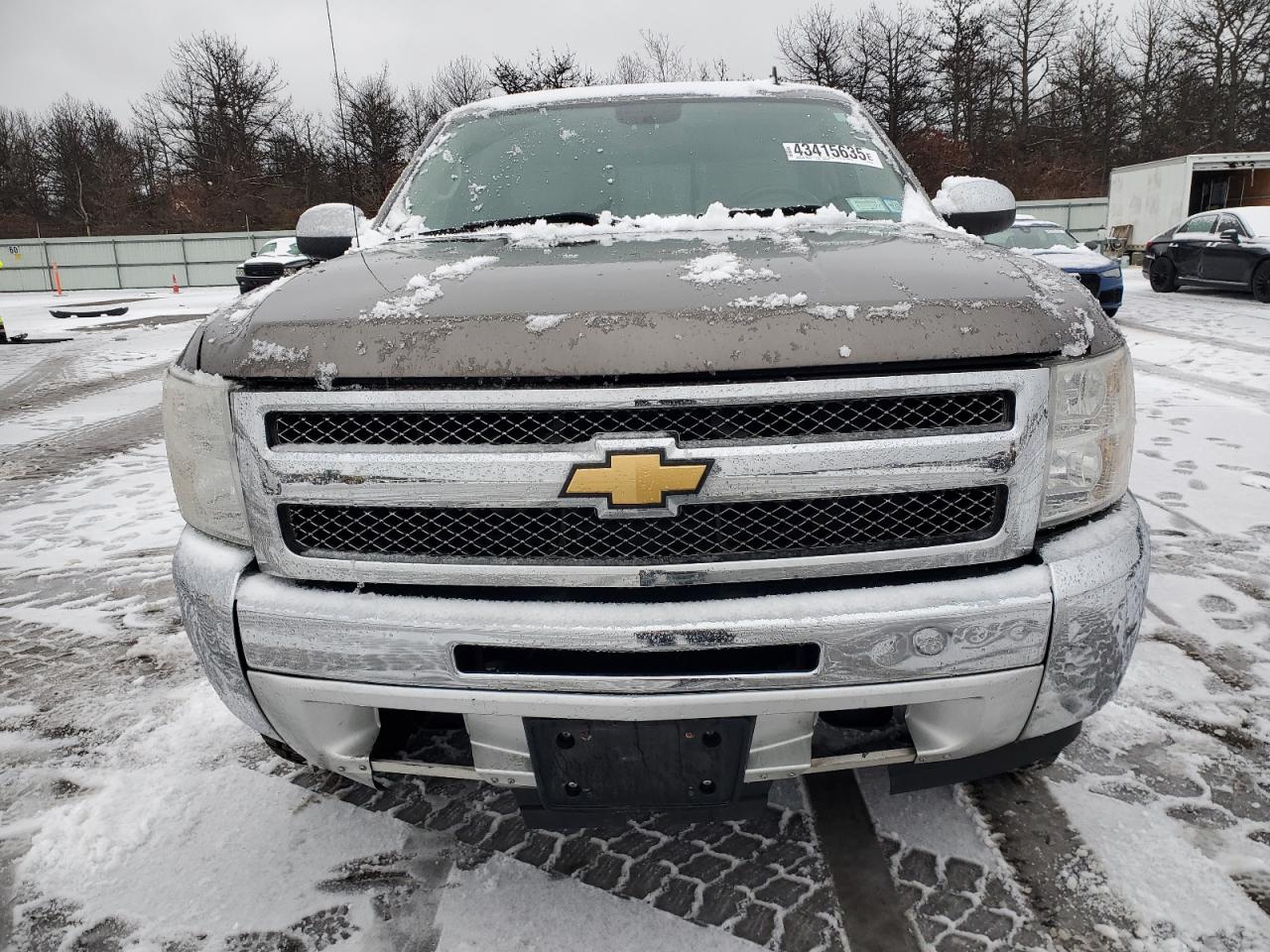 2012 Chevrolet Silverado - Image 5