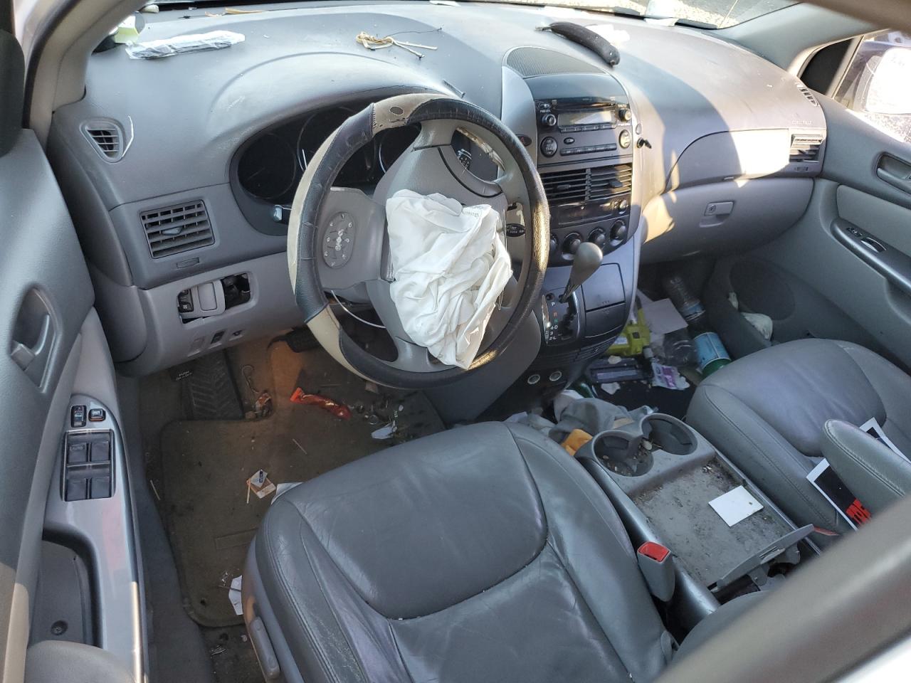 2008 Toyota Sienna - Image 8