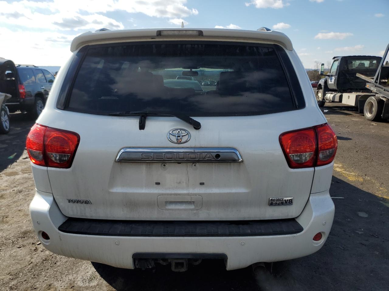 2010 Toyota Sequoia - Image 6