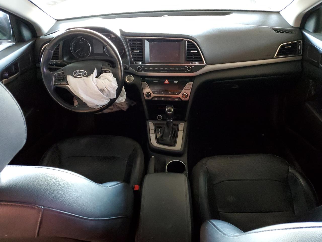 2017 Hyundai Elantra - Image 8