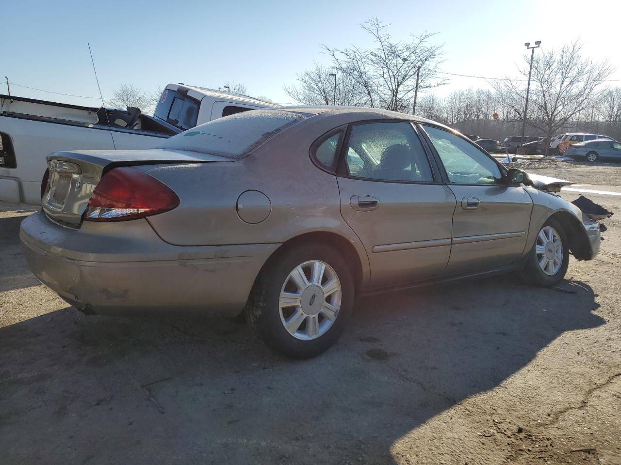 2005 Ford Taurus - Image 3