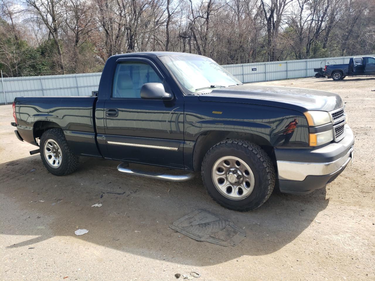 2006 Chevrolet Silverado - Image 4